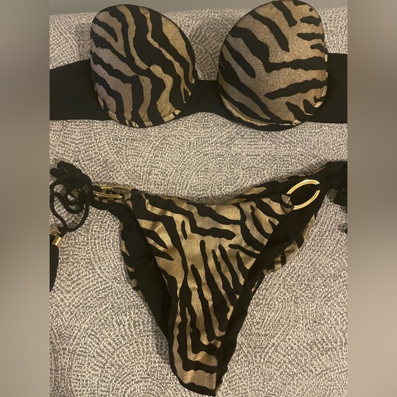 Beach Bunny TAKE THE REINS BLACK/GOLD ZEBRA - Picture 3 of 6